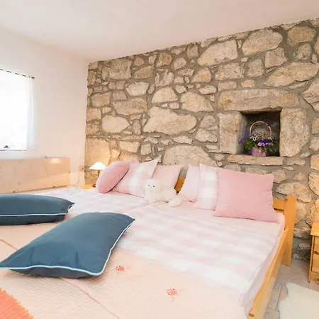 Holiday home Old Stone House Tribalj (Primorsko-Goranska)